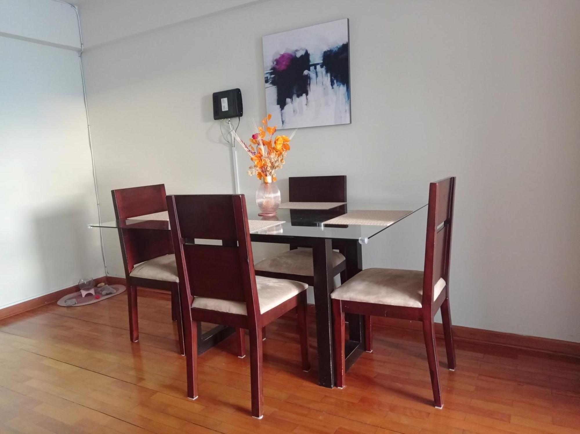 Bano Compartido Dentro De Un Departamento