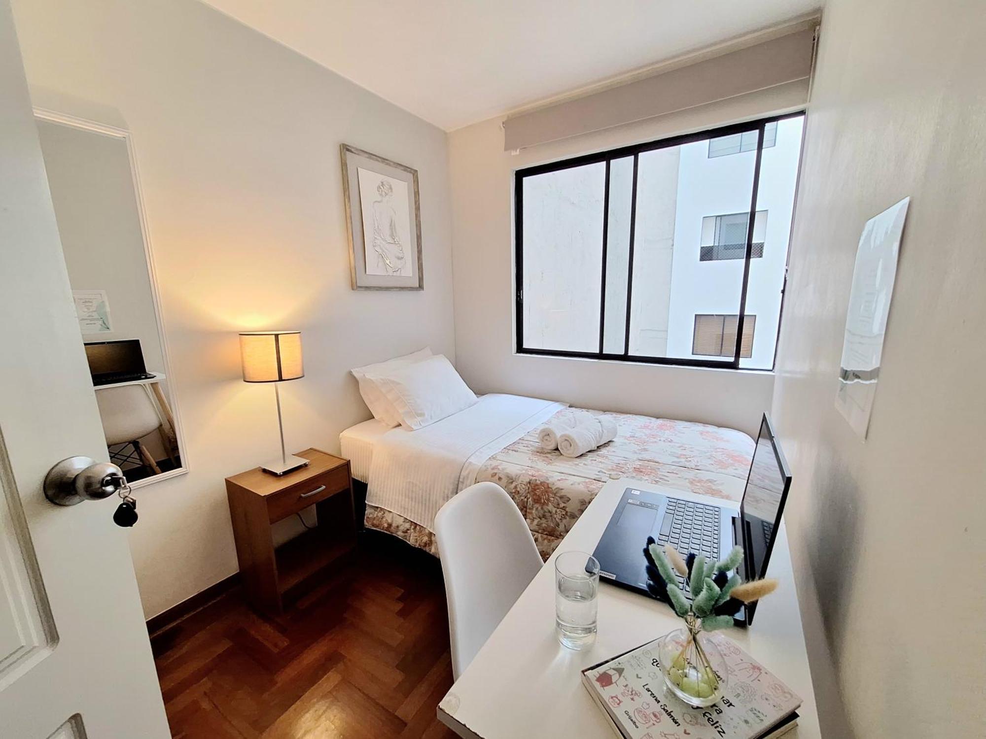 Apartment Bano Compartido Dentro De Un Departamento